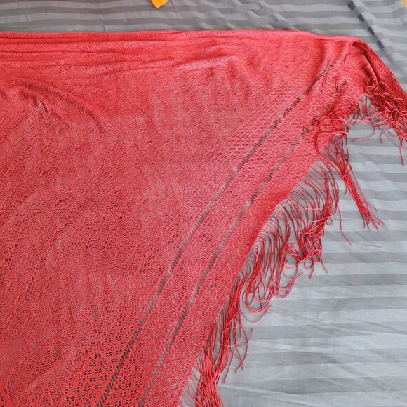 Vintage English Village Open Weave Crochet Rayon Burgandy Fringe Shawl - Picture 4 of 7